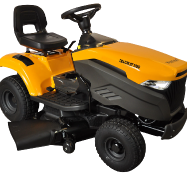 Trator cortador de grama amarelo com motor frontal, assento elevado e deck de corte lateral, recomendado para propriedades rurais, chácaras e jardins extensos.