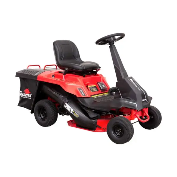 Trator cortador de grama compacto vermelho com coletor traseiro, ideal para corte de gramados residenciais e recolhimento de aparas em áreas ajardinadas.