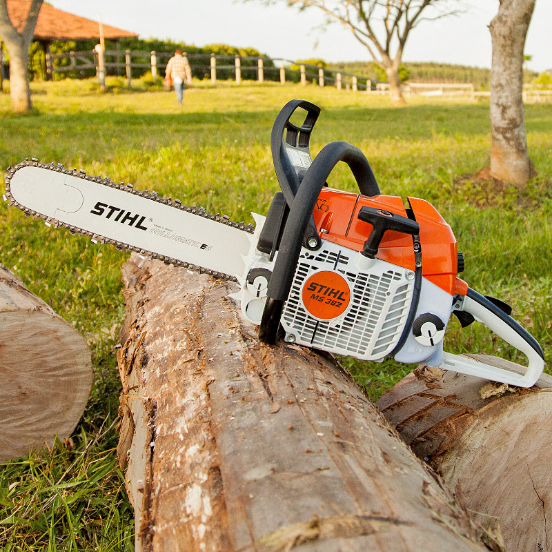 Indicada para corte de toras, lenha e manejo florestal, a Stihl MS 382 combina potência, robustez e durabilidade para operações intensivas.
